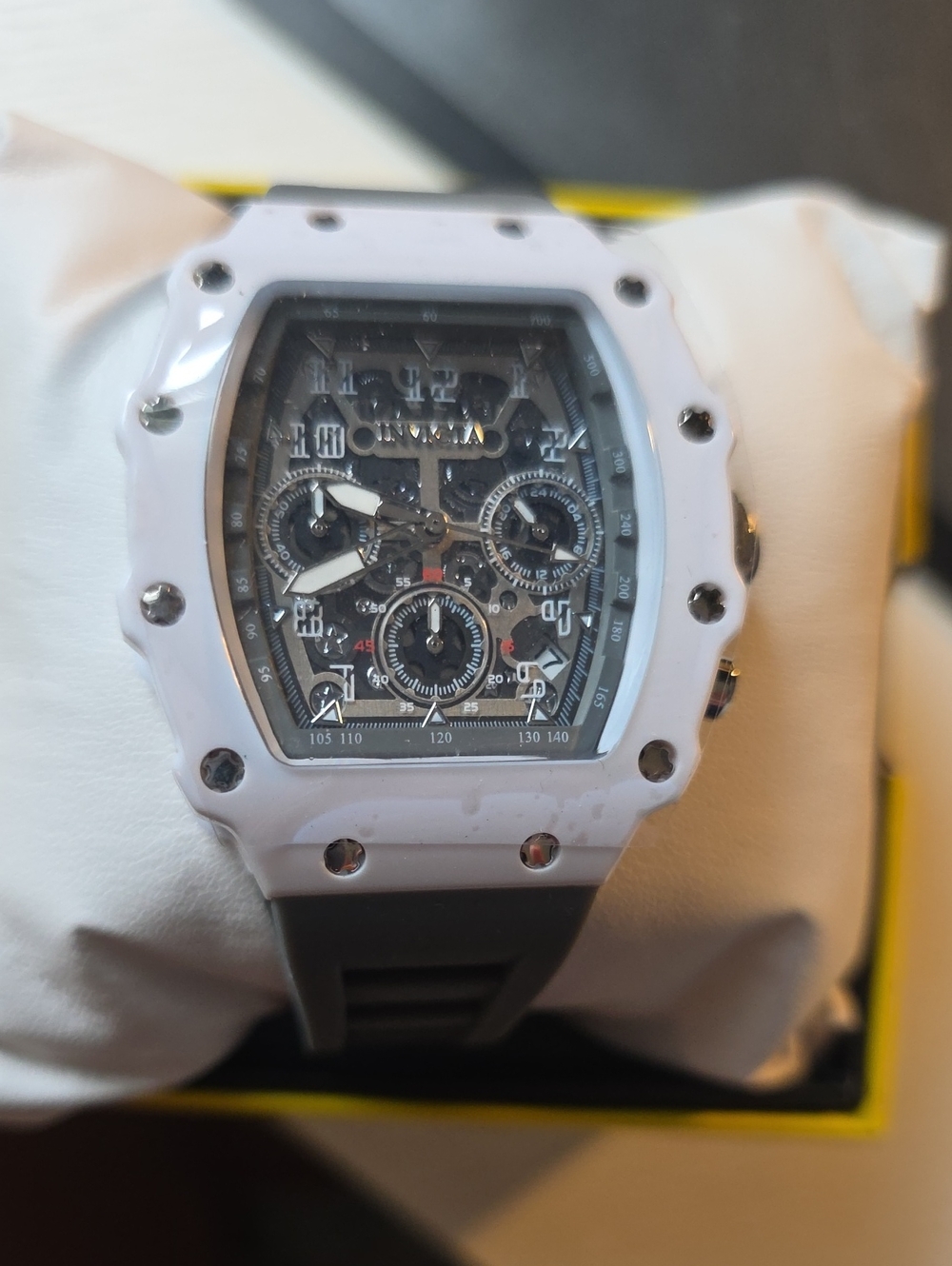 519.  Invicta  Racing 39.5mm Quartz Watch In-69608